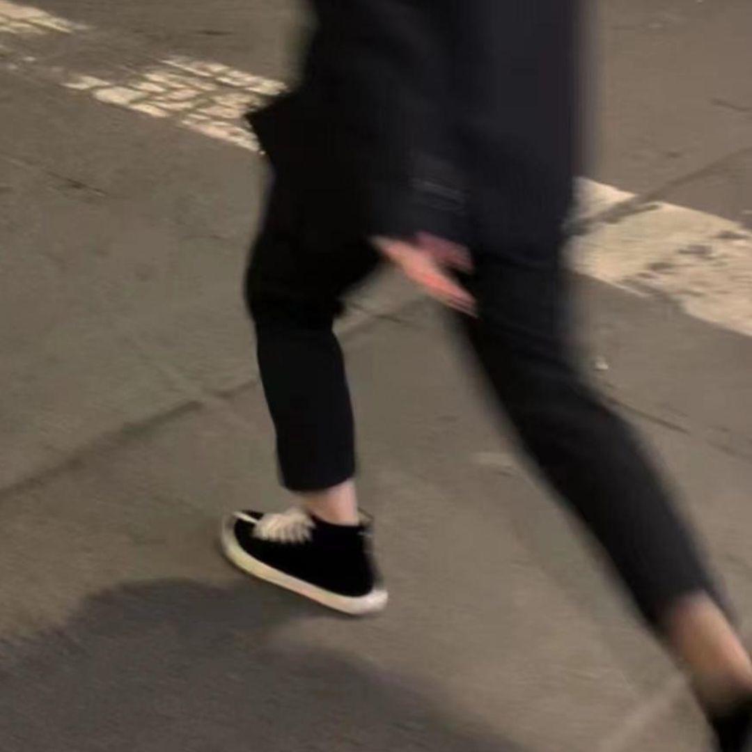 白