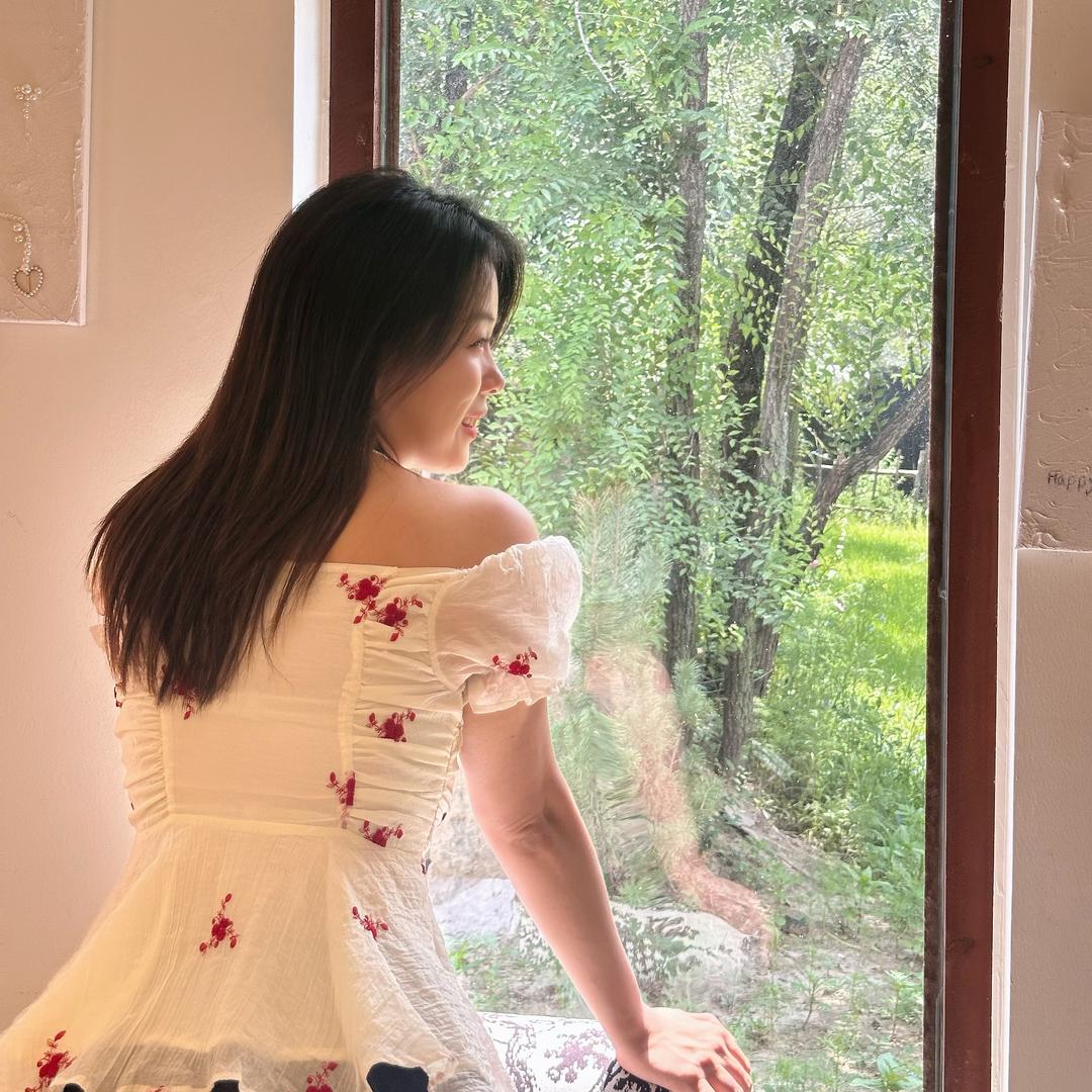 单眼皮妹妹