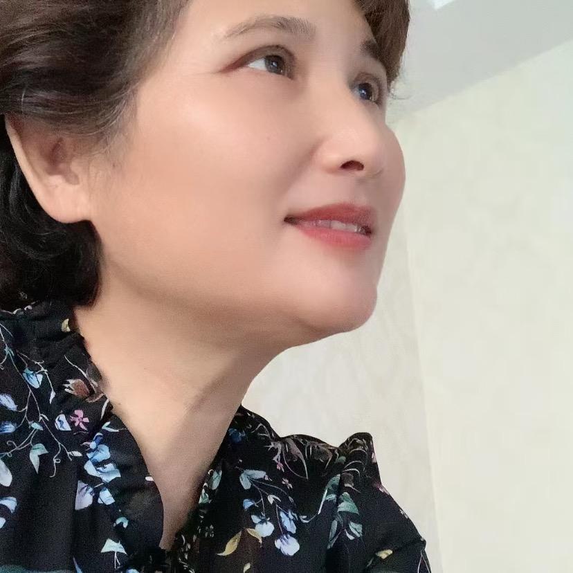 八月