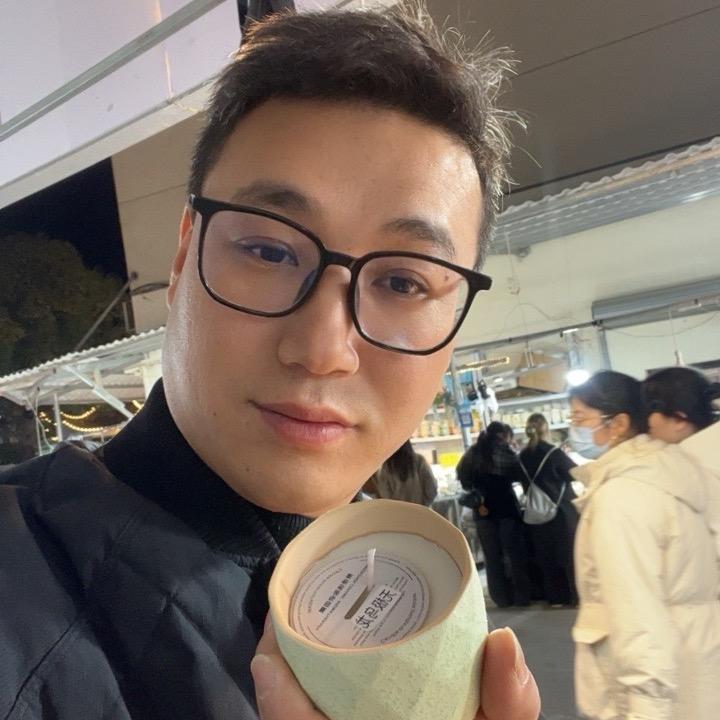 90后在景德镇摆地摊