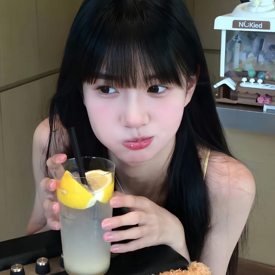 @只只.