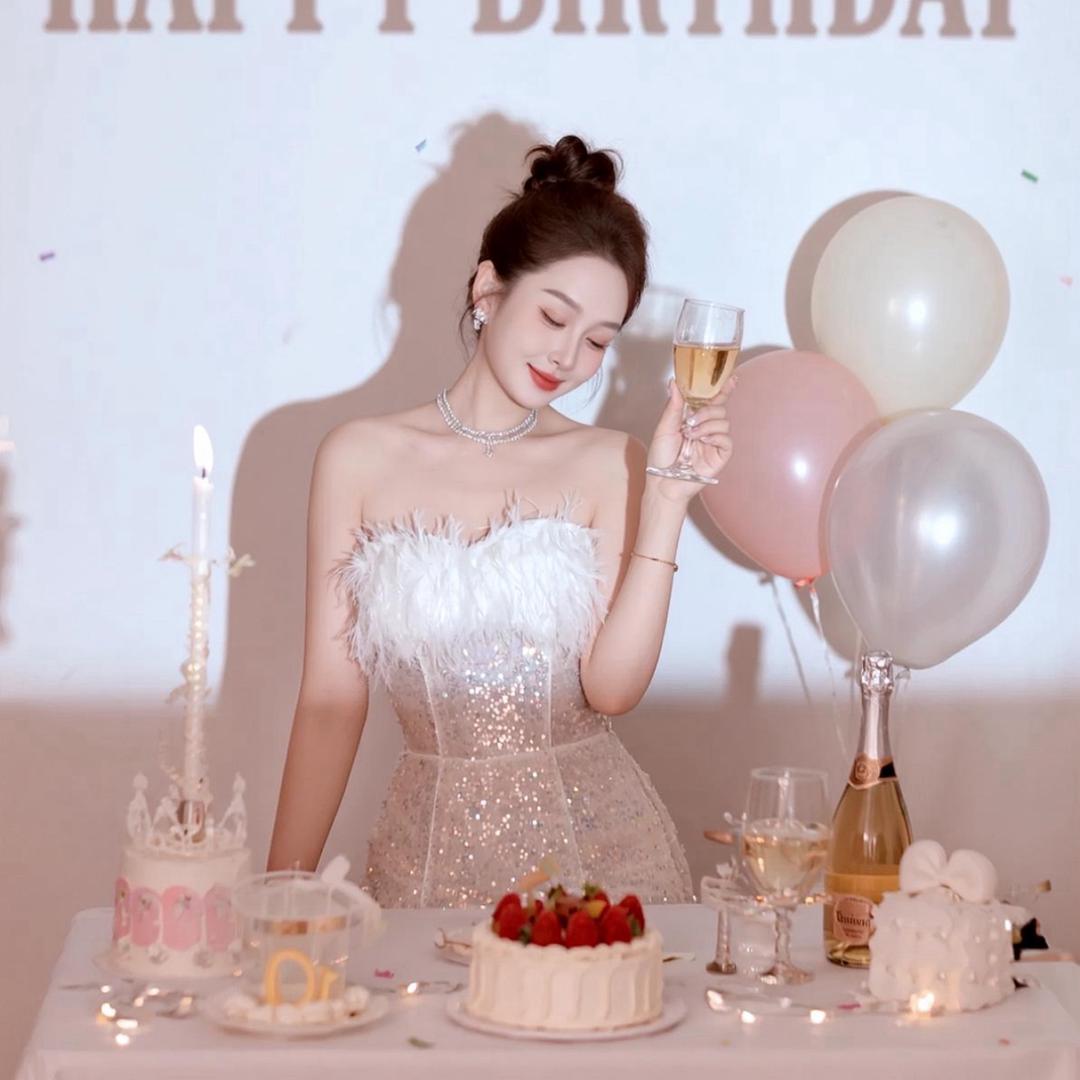开婚纱店的小姐姐