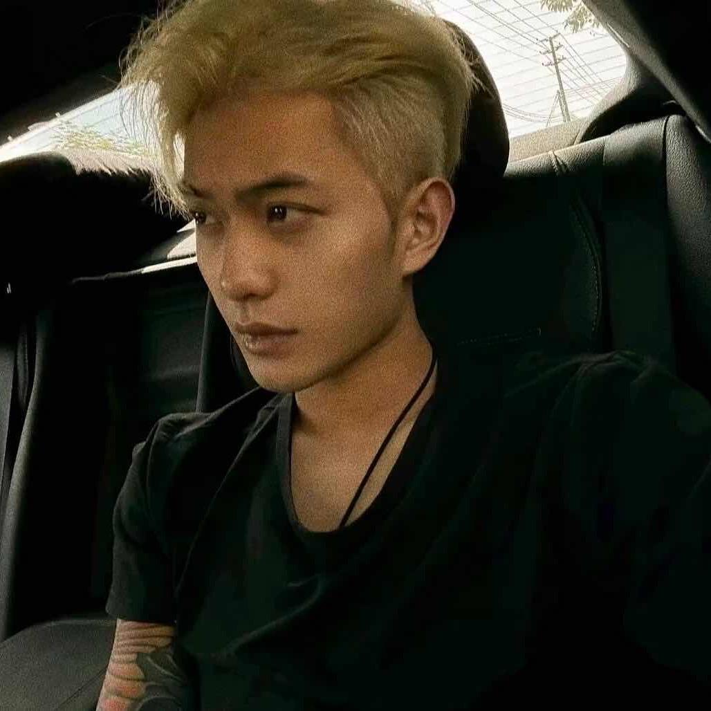 每天也早睡.