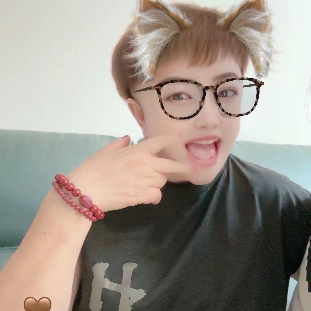 姐叫小伟