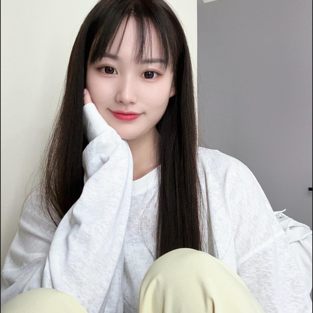 Yy.