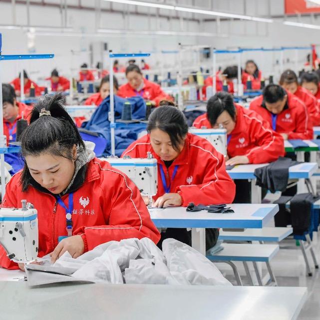 雪在烧缝纫工具