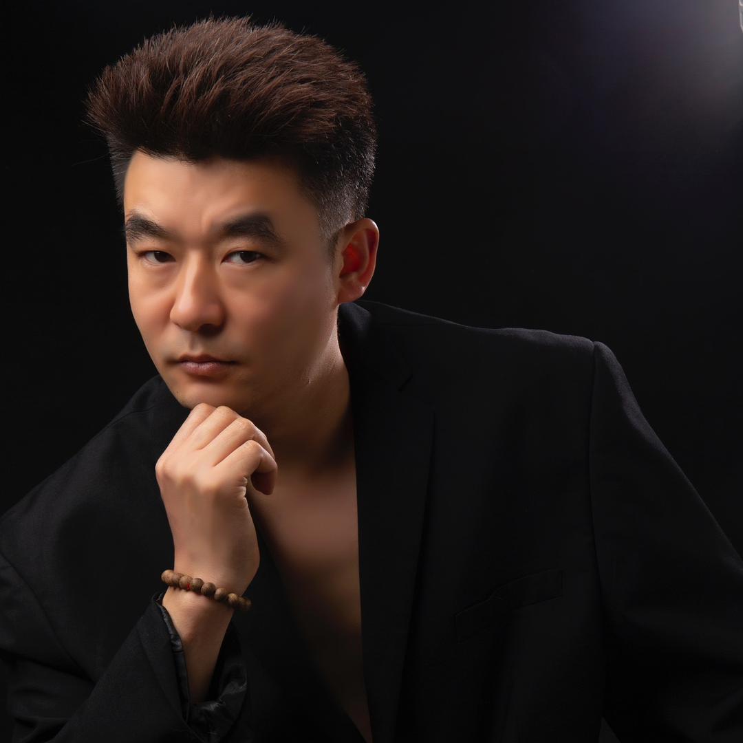 修文做发型找吴刚。