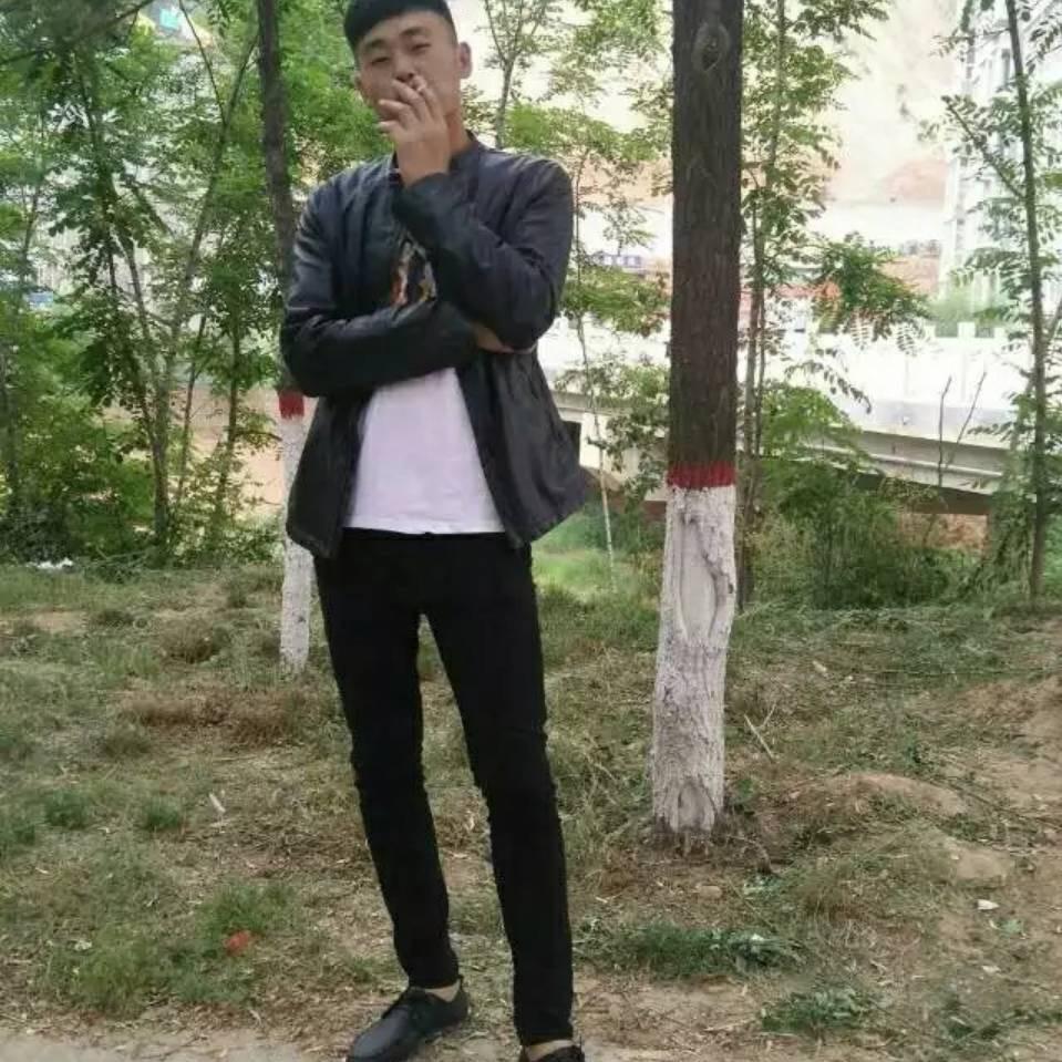 (๑˙❥˙๑)憋说话吻我
