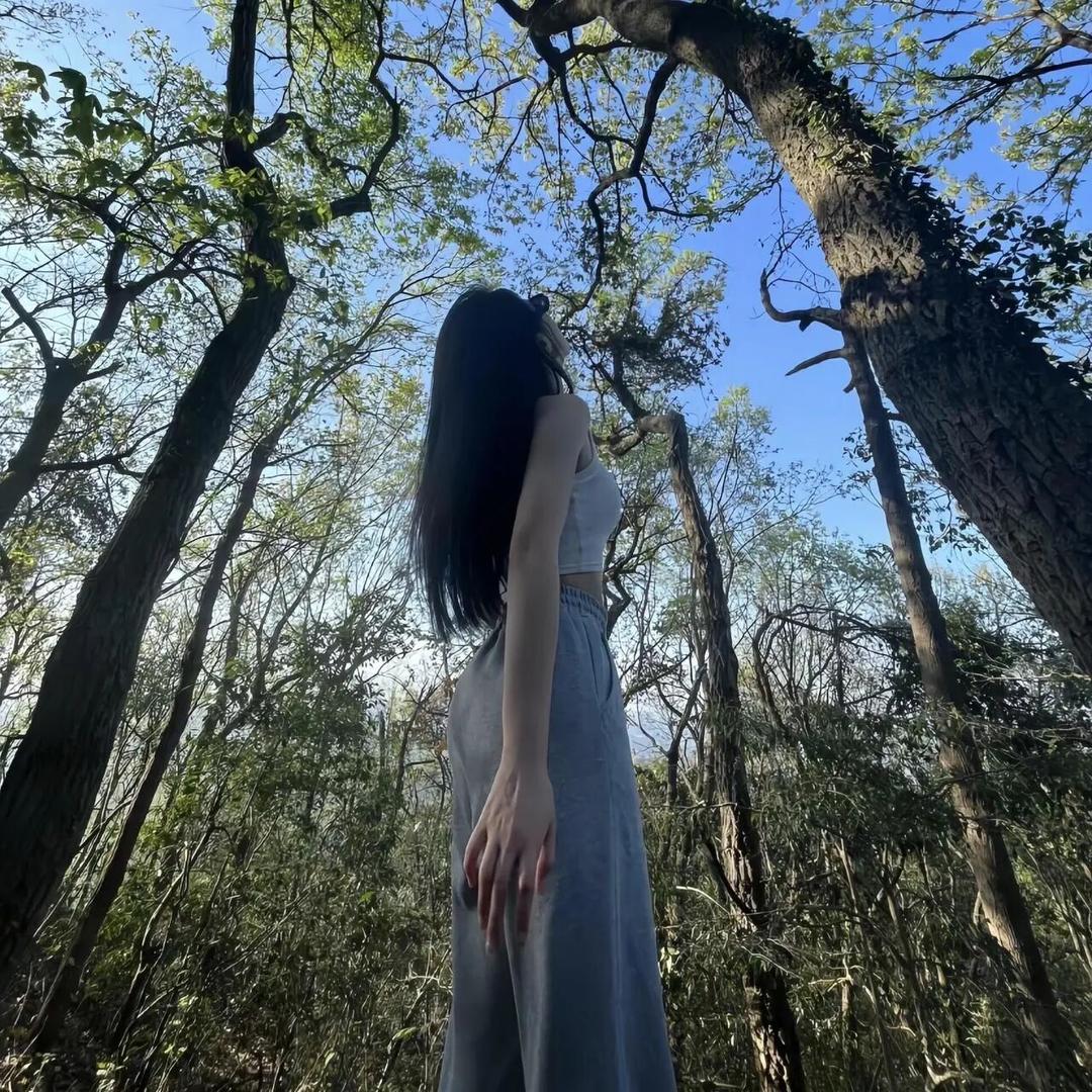 欣。