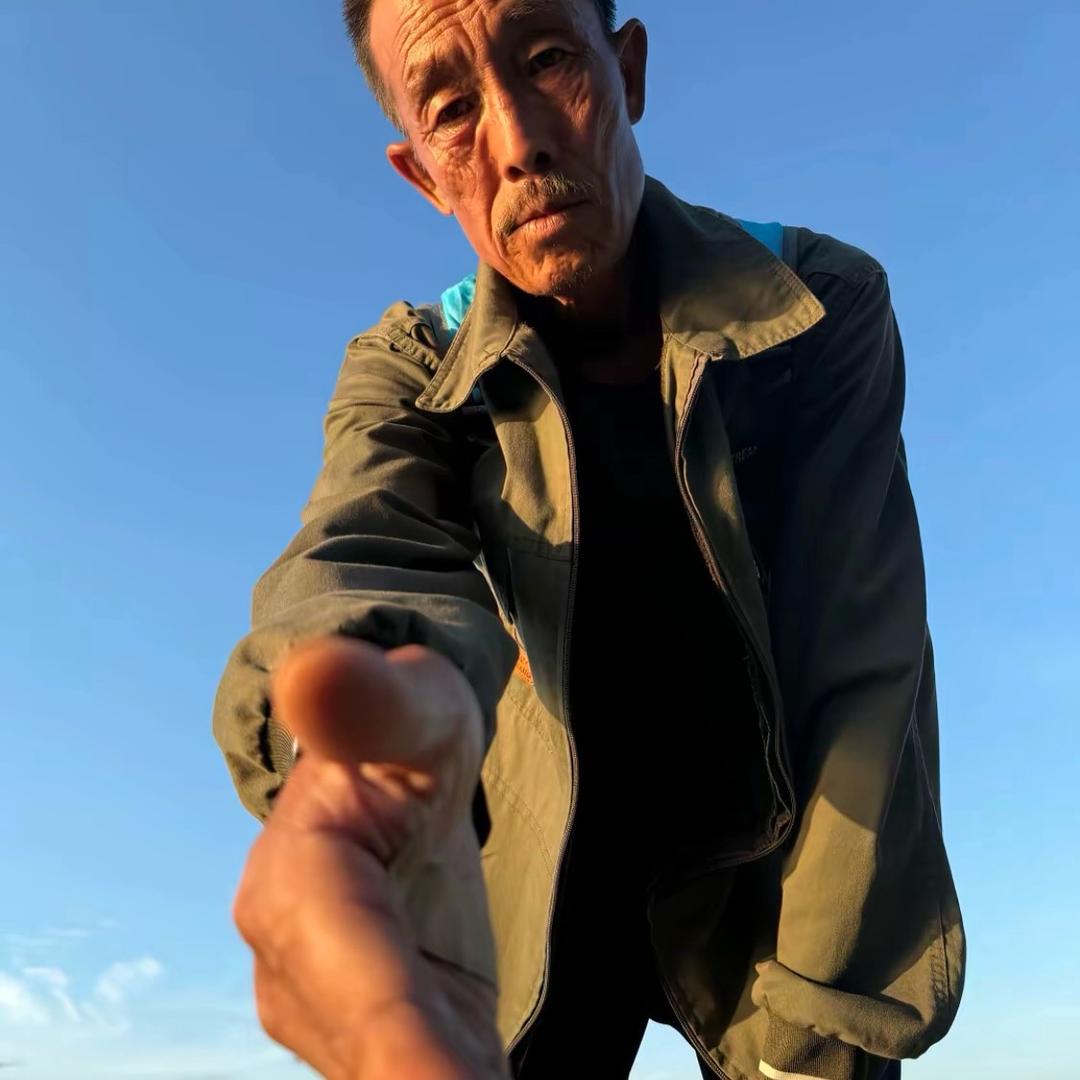 凰腾国际娱乐会所·小军