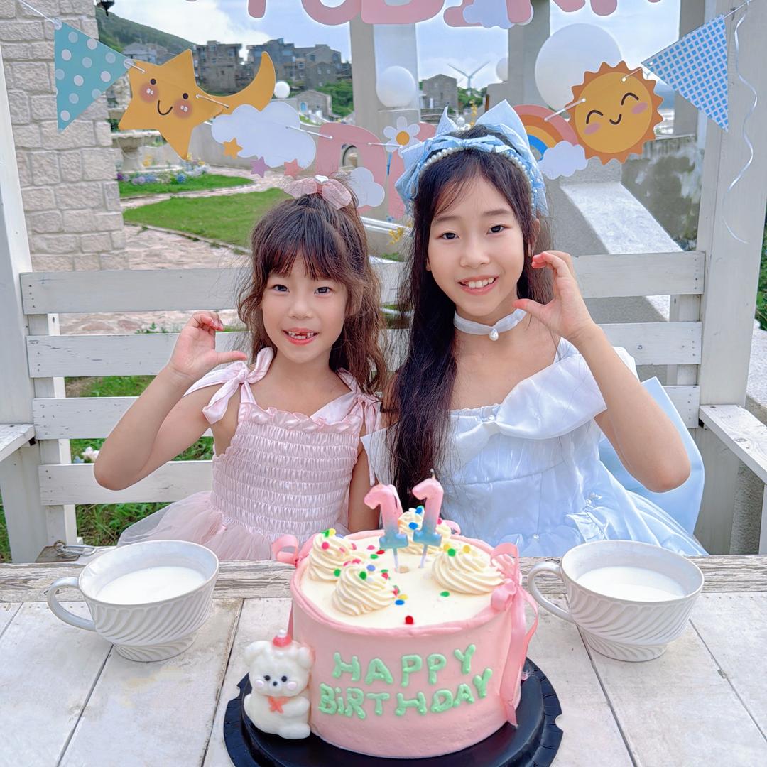 小卷毛和姐姐🍭@抖音