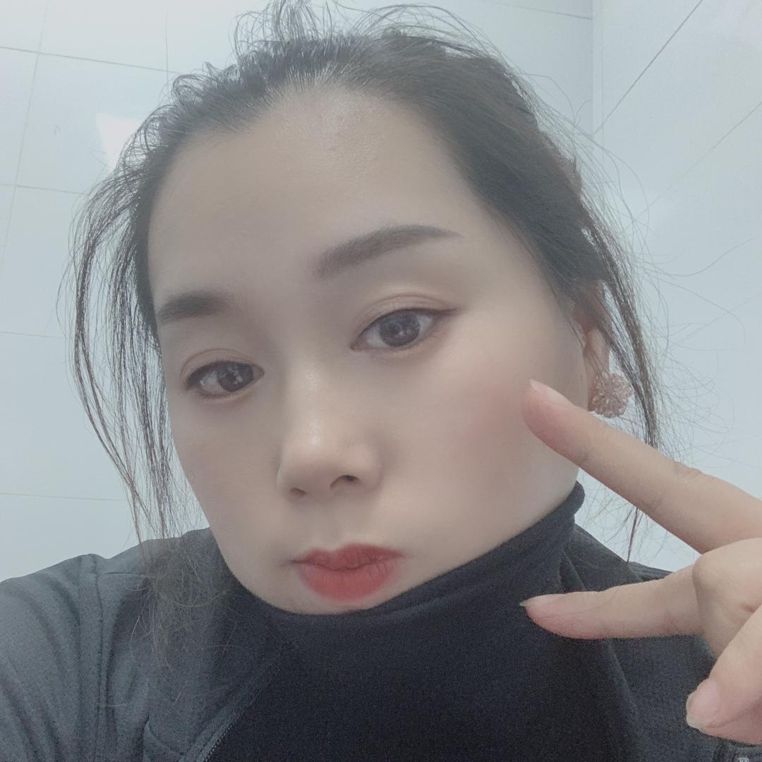 艾美丽🎀🛍🌸🍀👑蝶Chꕤen·