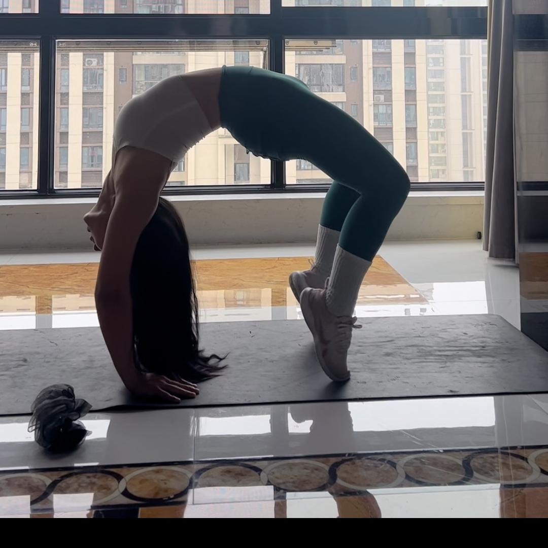 诗怡妈妈爱健身