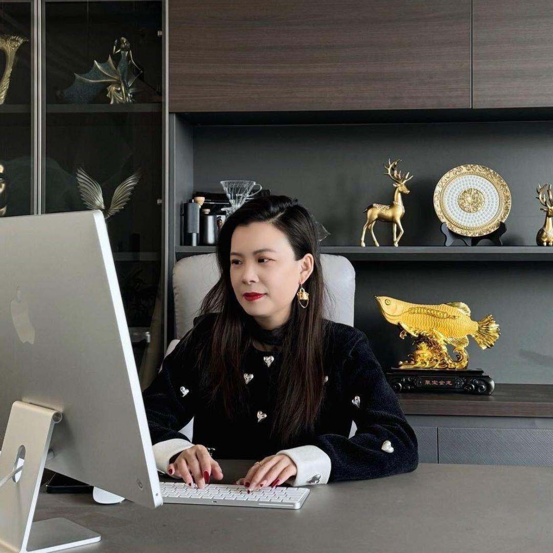 玖禧珠宝老板娘