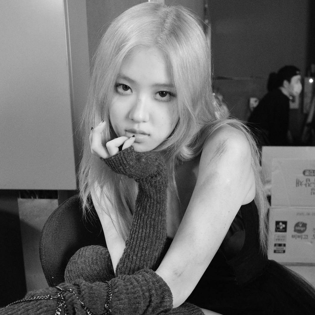 𝐎𝐧𝐥𝐲 𝐥𝐨𝐯𝐞_𝐑