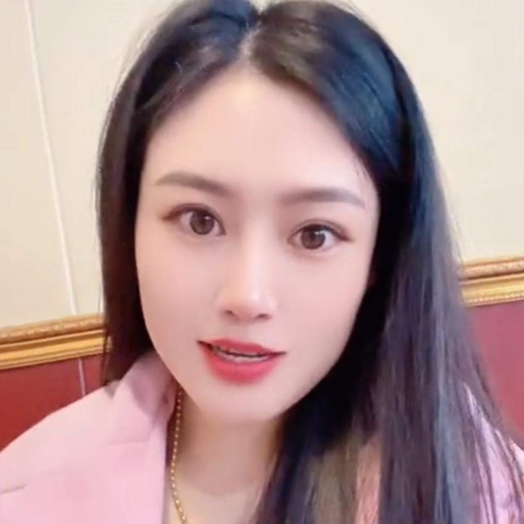 郑依金盈-云南天麻猪肚鸡•云南锅边洋芋