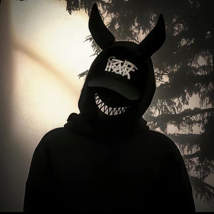 本人不在世俗中ꪜ .