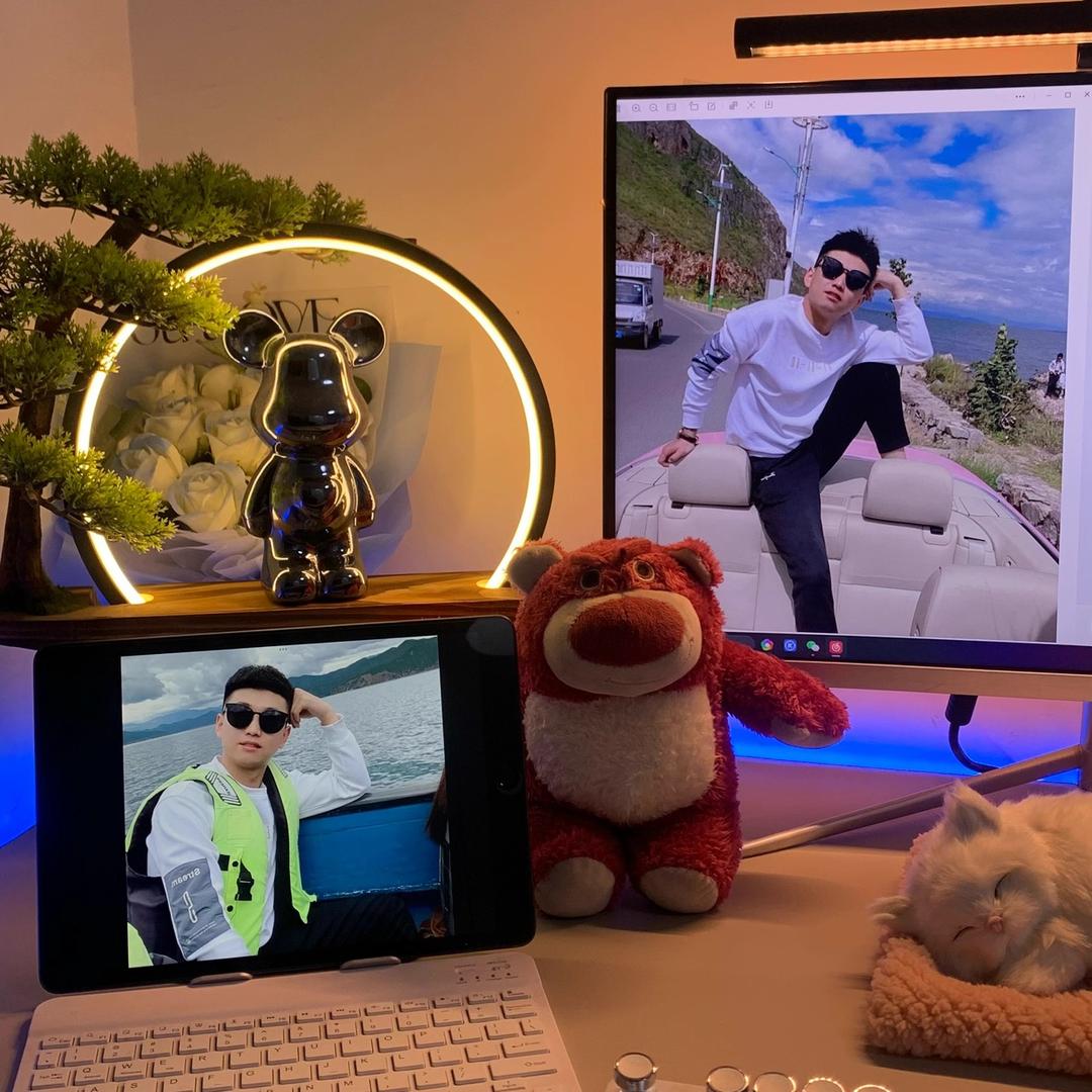 小刘呐 👀……