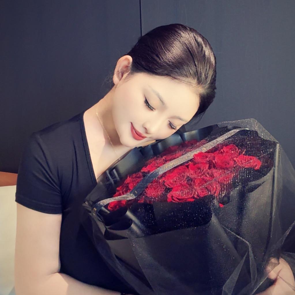 赵芸.