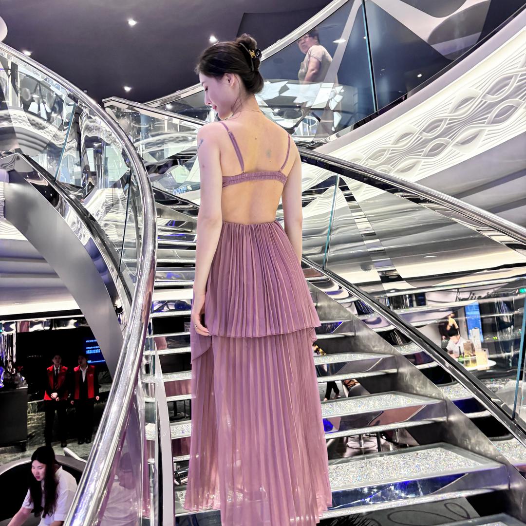 小六月服装工作室