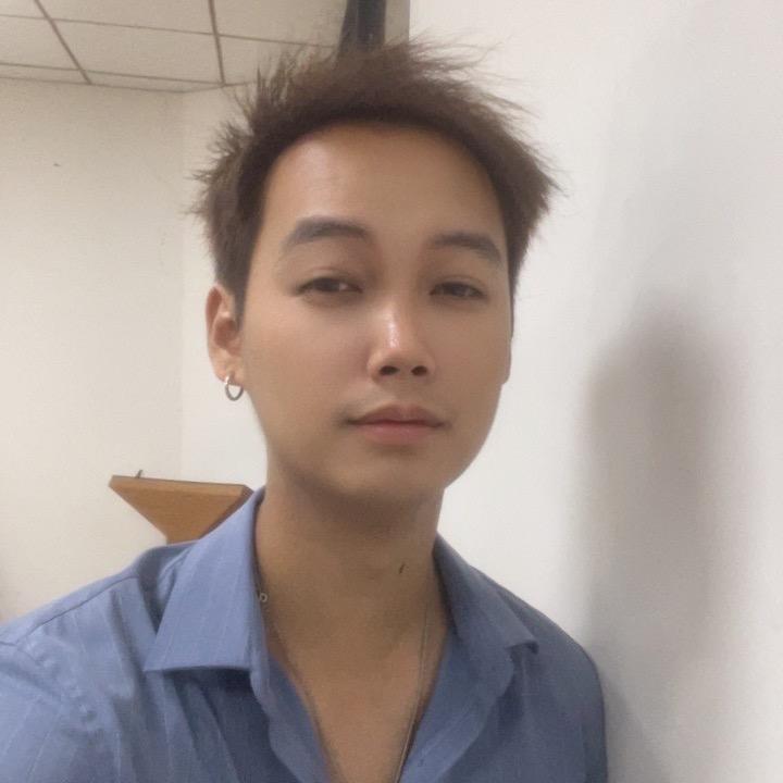 李逸尘