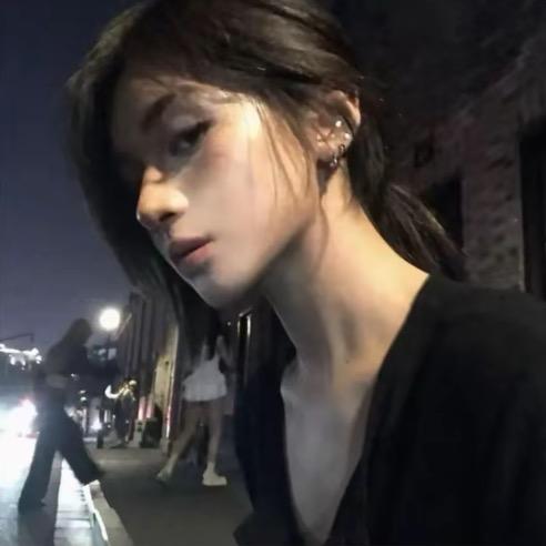 卖女孩的小火柴...
