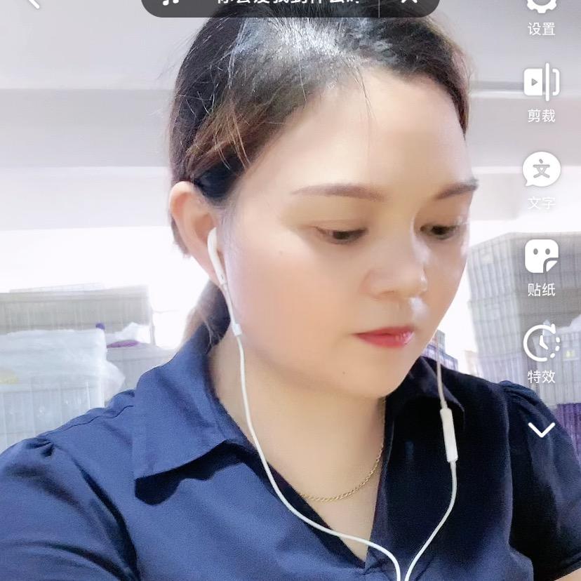 小白兔🐰🎙️唱歌