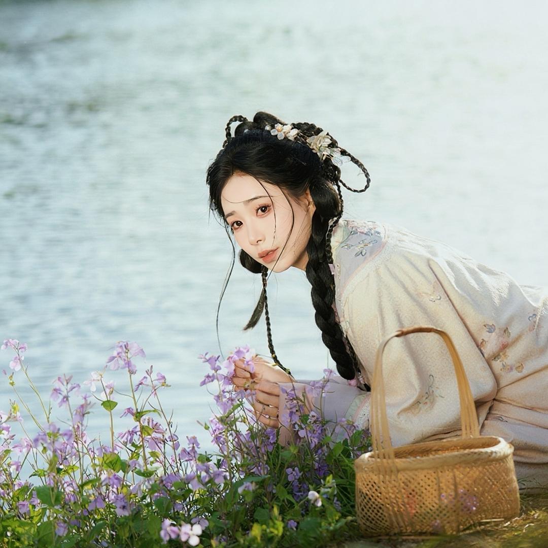 芙芙（努力涨粉版）