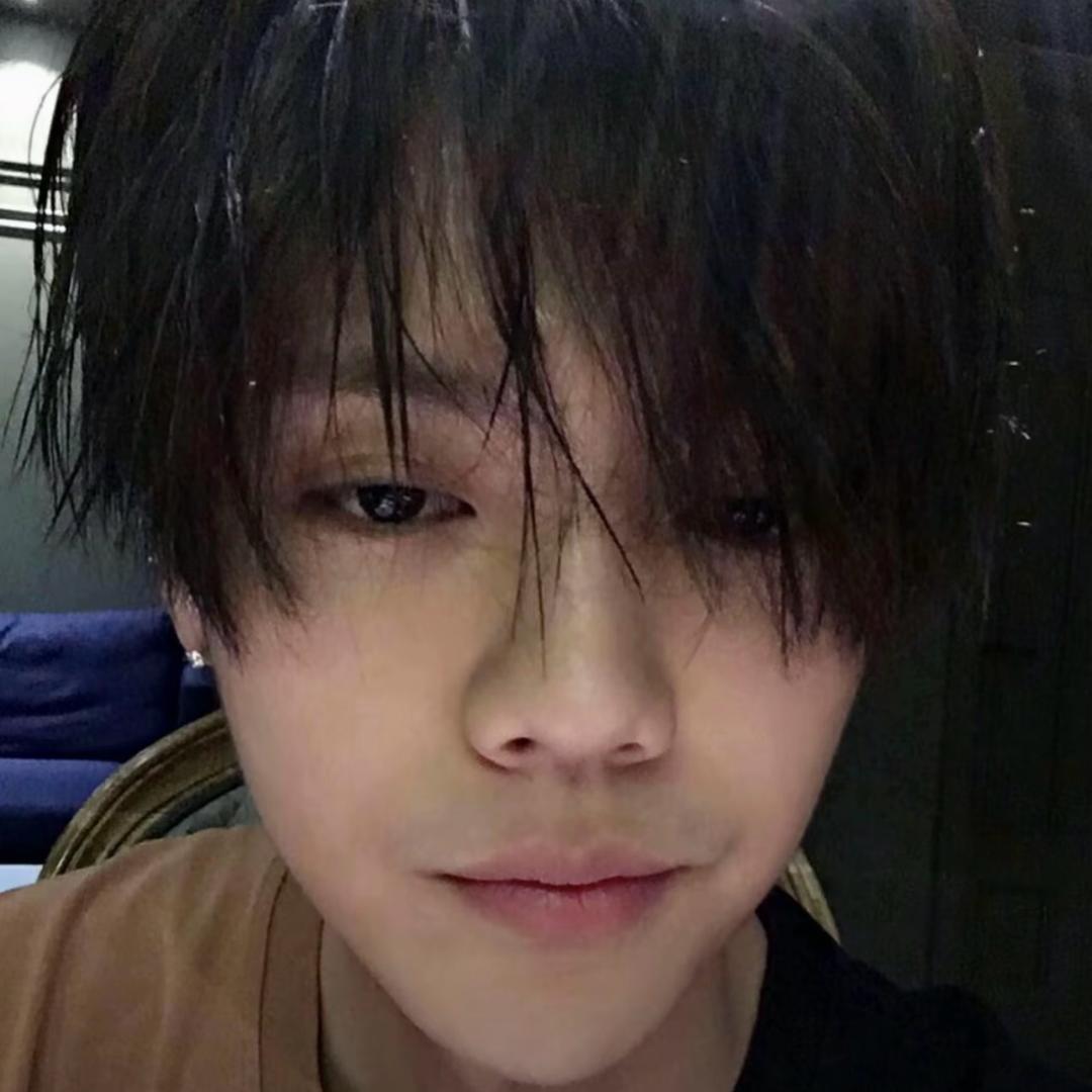 橄榄绿