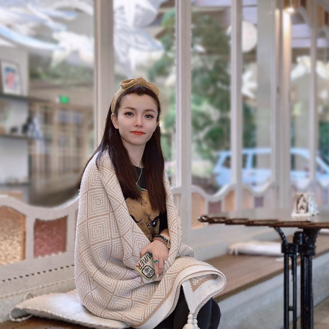 添喆韦姐