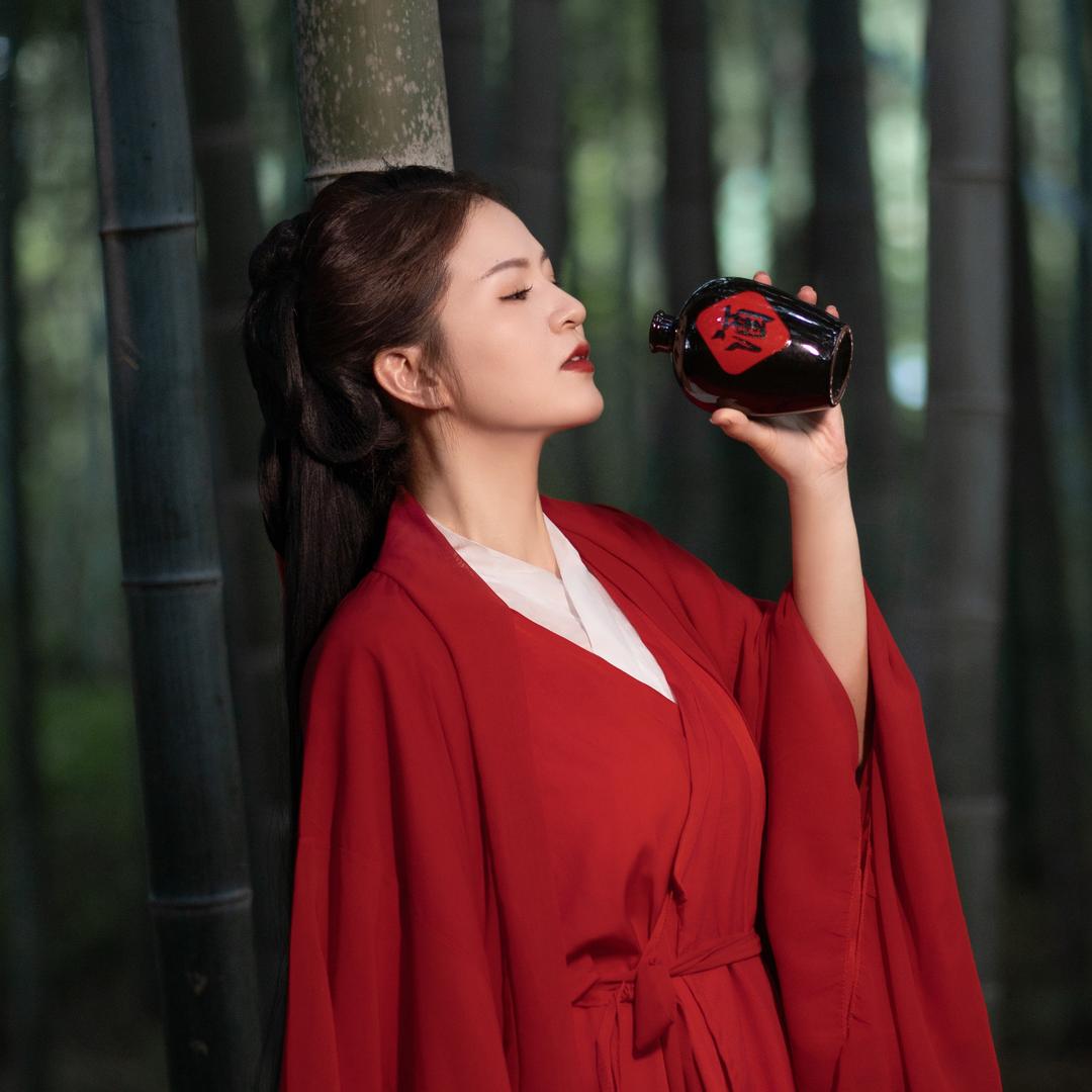 小钰爱上酒
