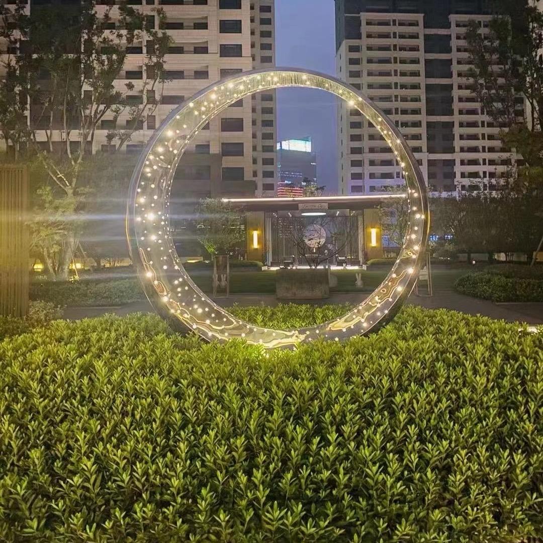 只饮烈酒不谈过往