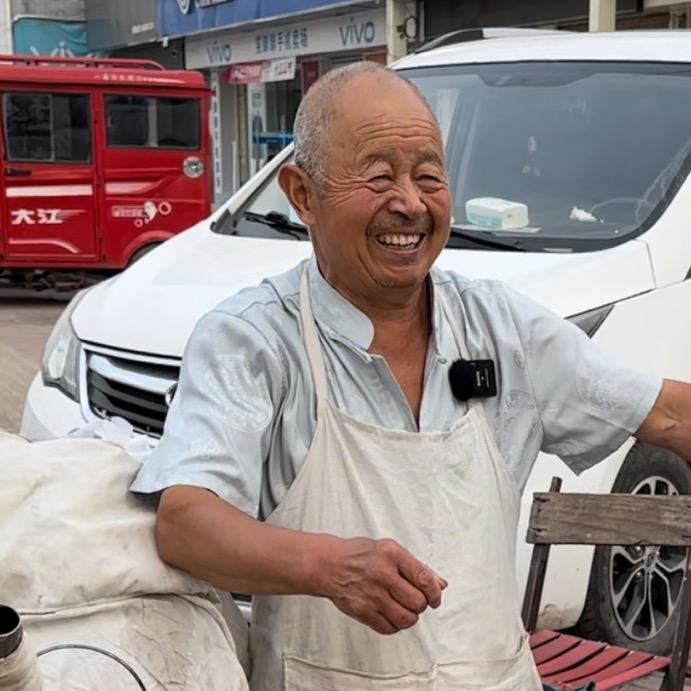 75岁油茶大爷