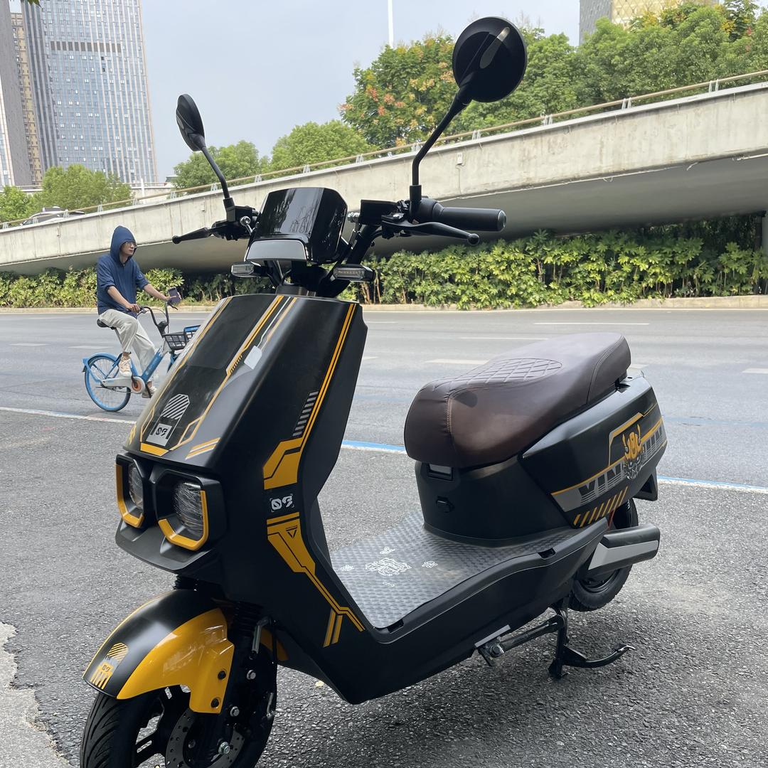 武汉阿杰电动车（新车半价）