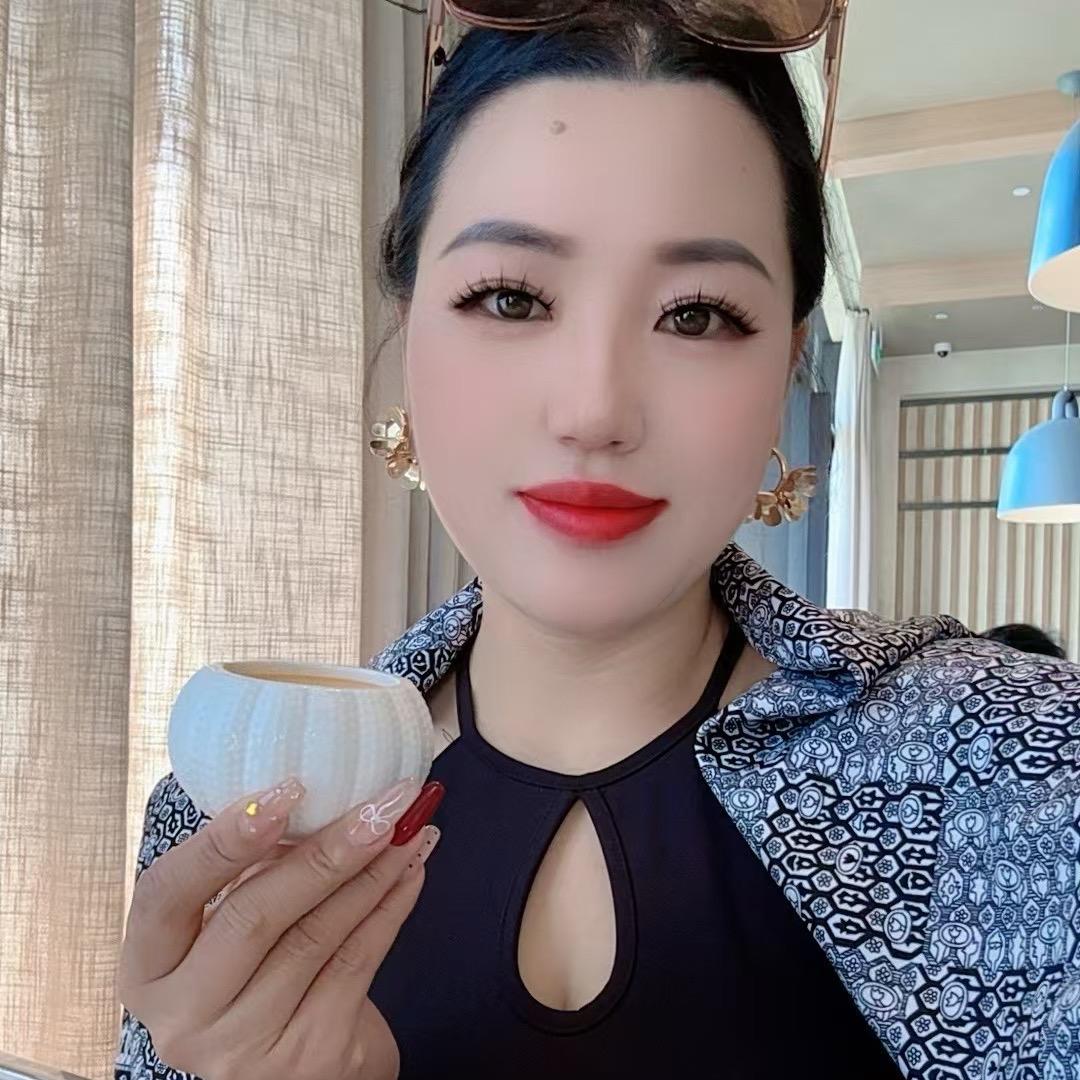 俏俏，