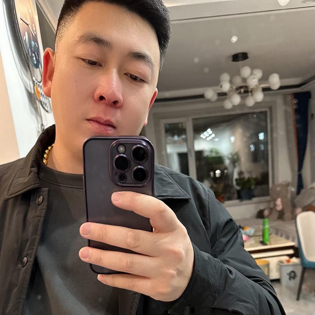 雅依依轻奢店铺