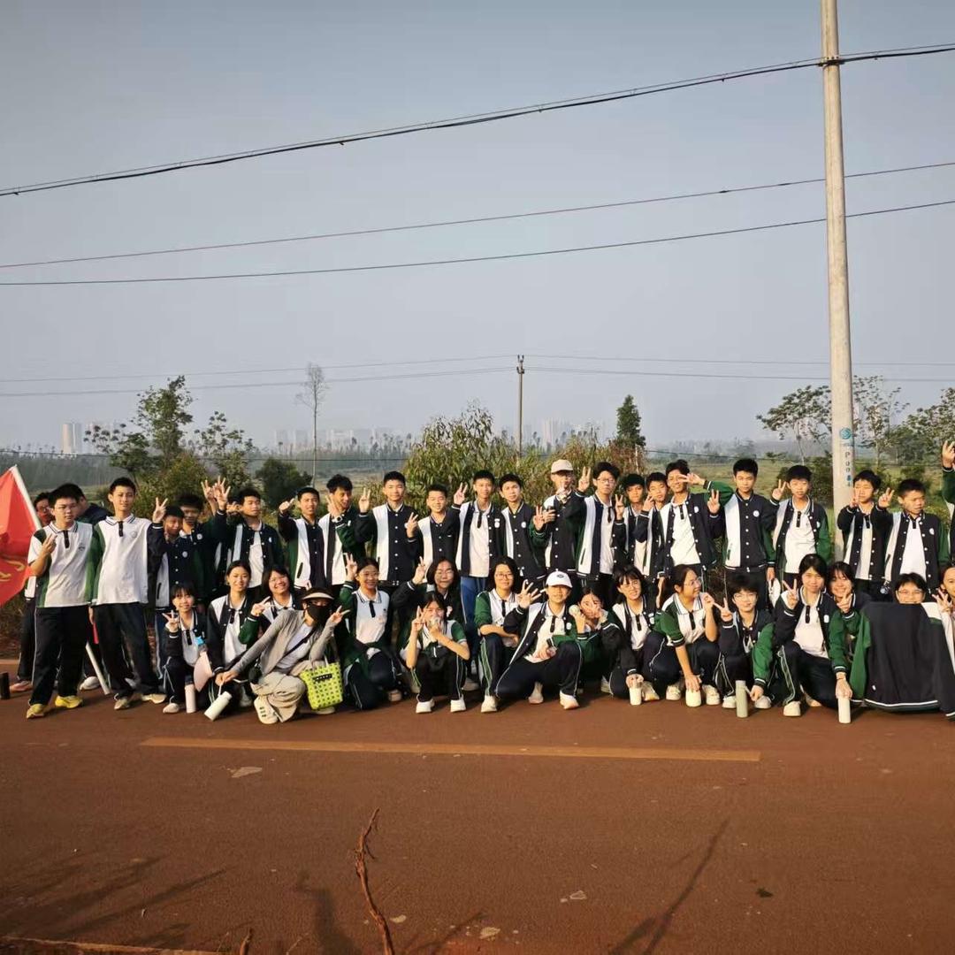 教室后门的守望者