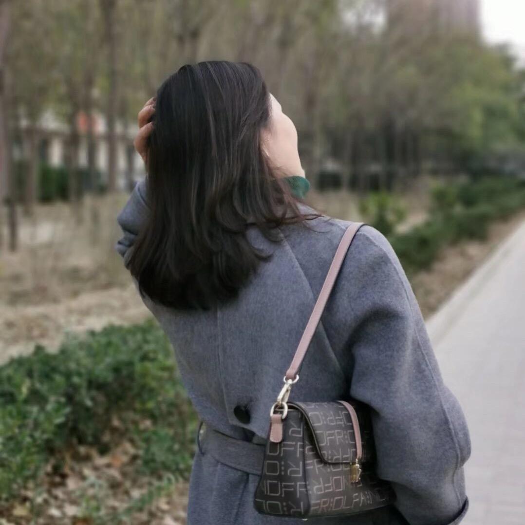 皓腕凝霜雪