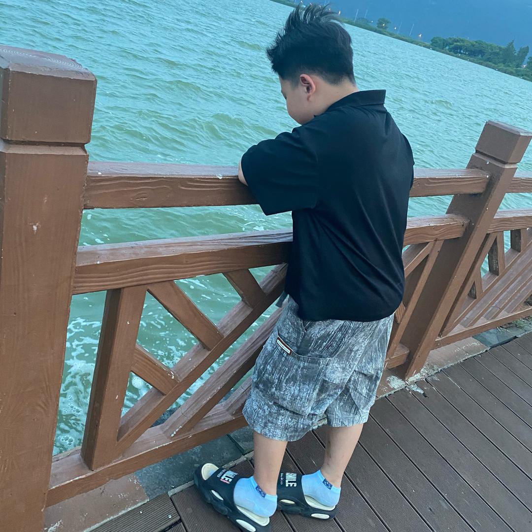 王世伟