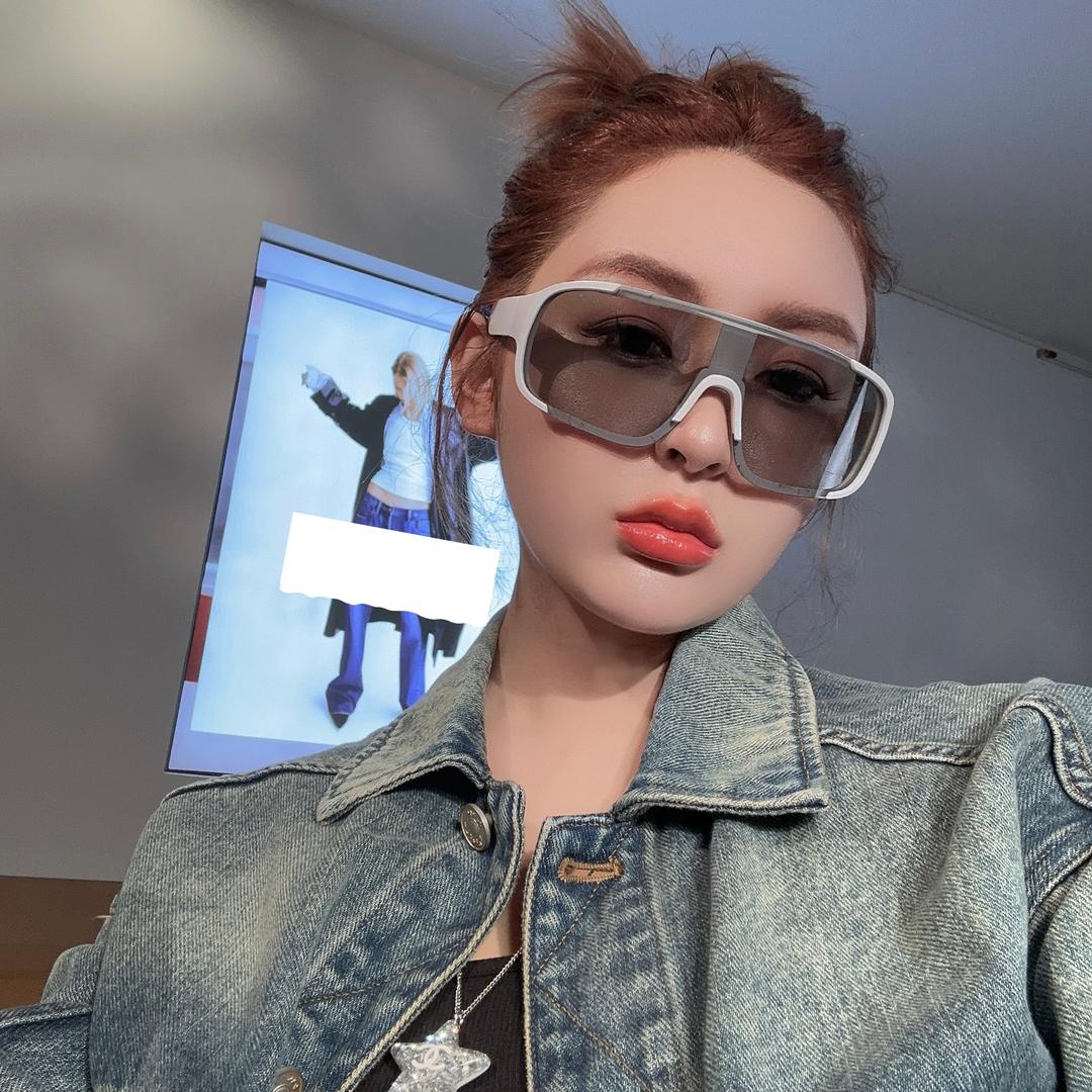 发姐牛仔裤👖·UMI