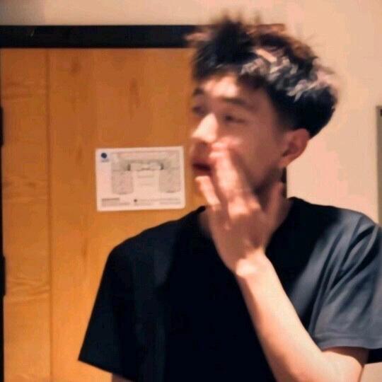 卡Cc.   🎱
