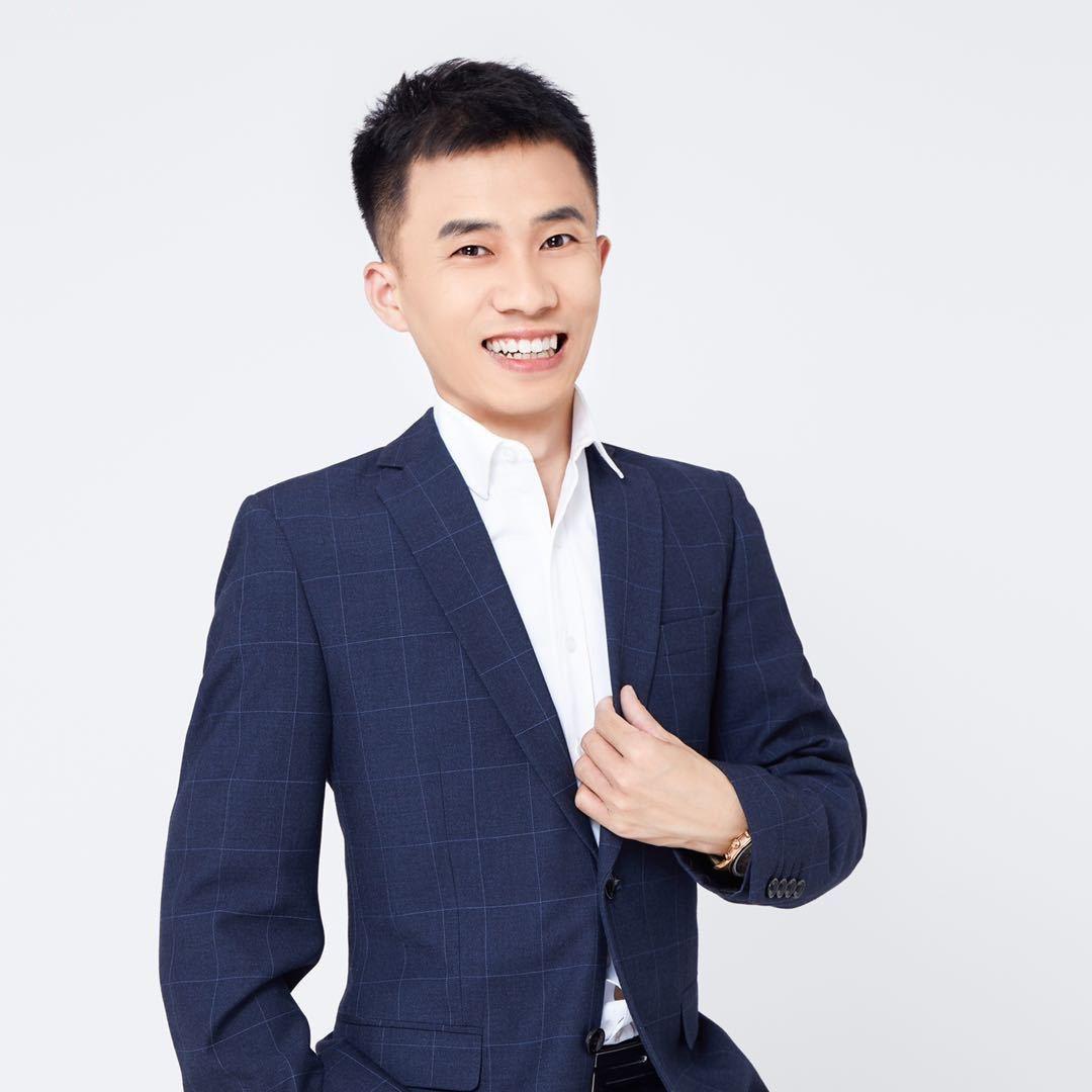 瑞艺美发 ——江卫泽