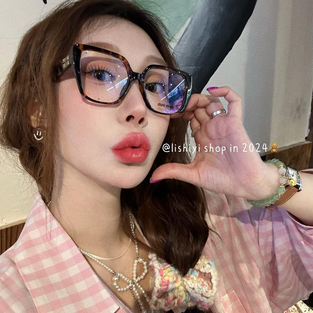 李十一女装