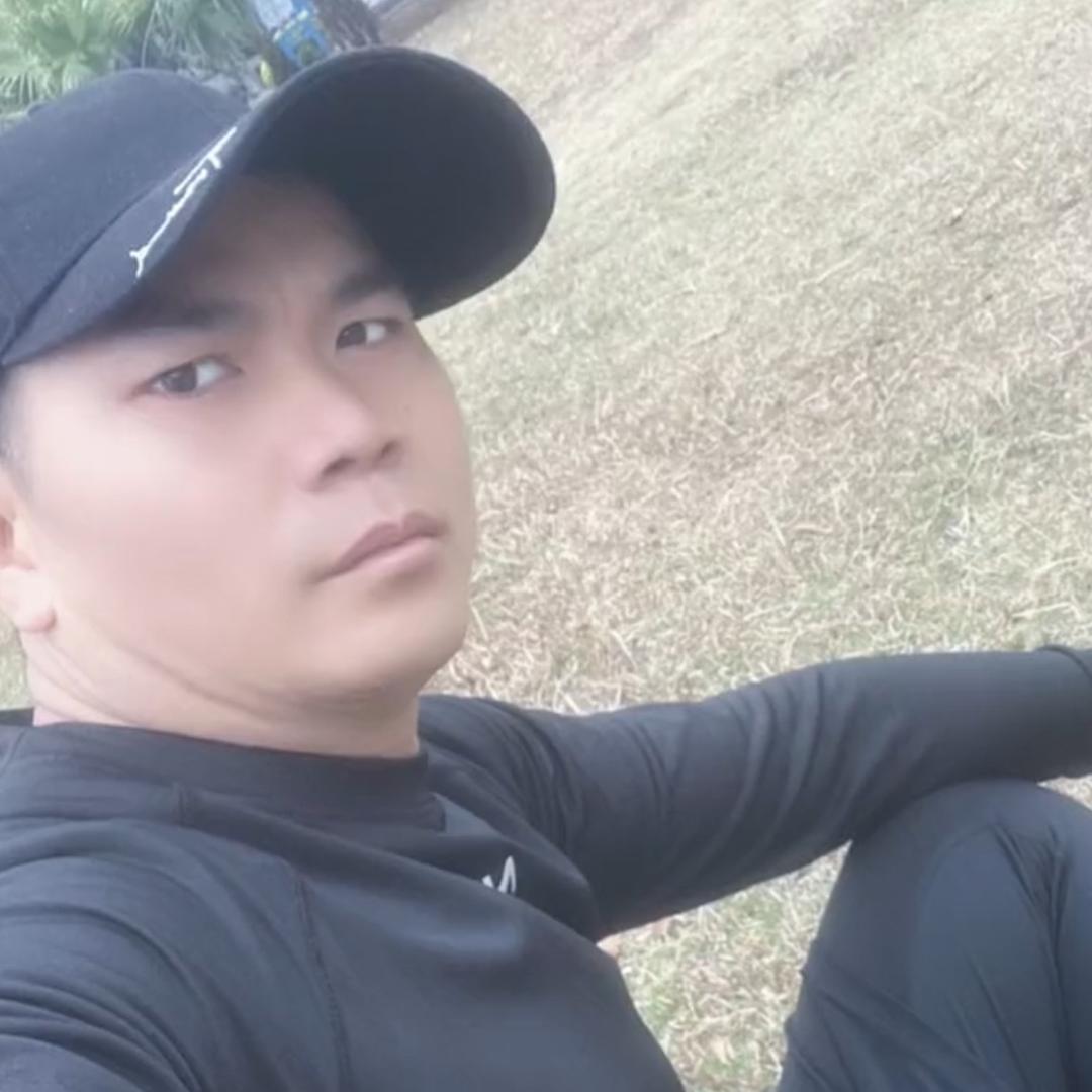四先生
