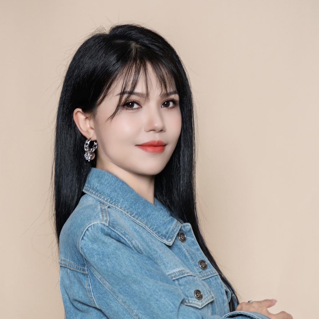 莫妮卡《爱你胜过爱自己》