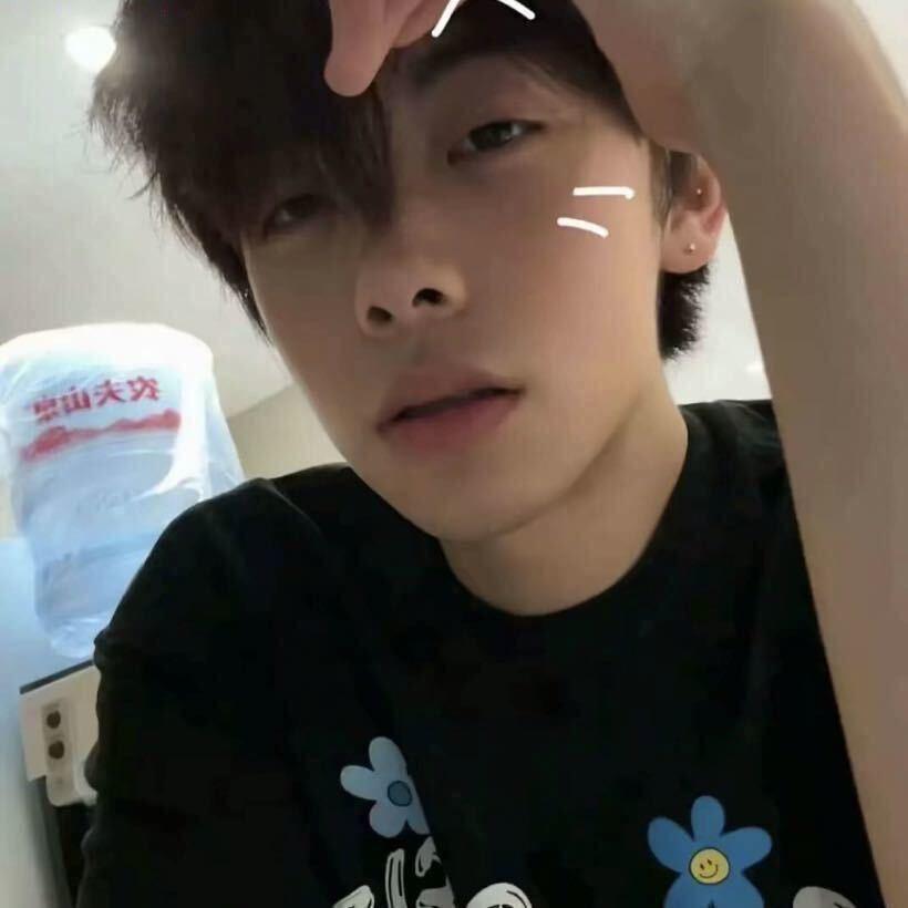 小秋想睡觉