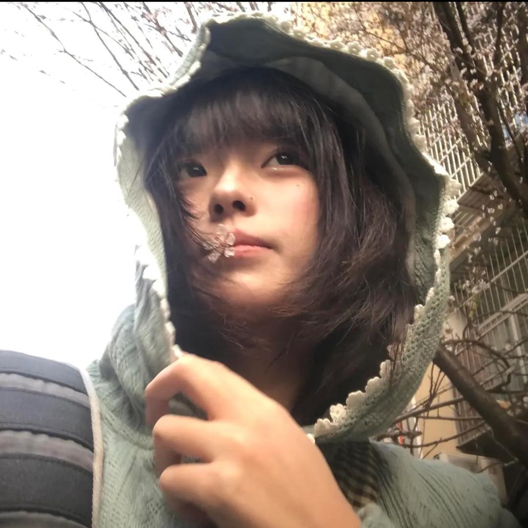 小愉^
