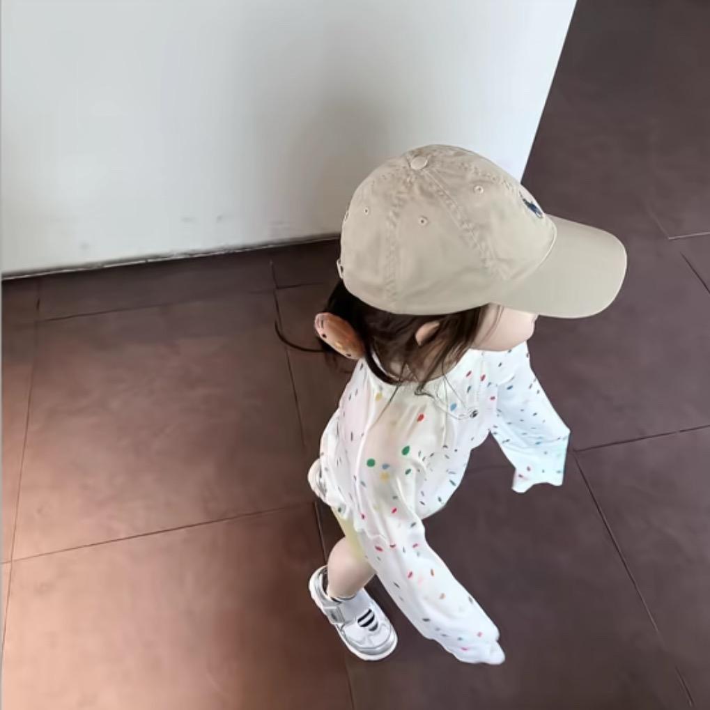 🦋  .