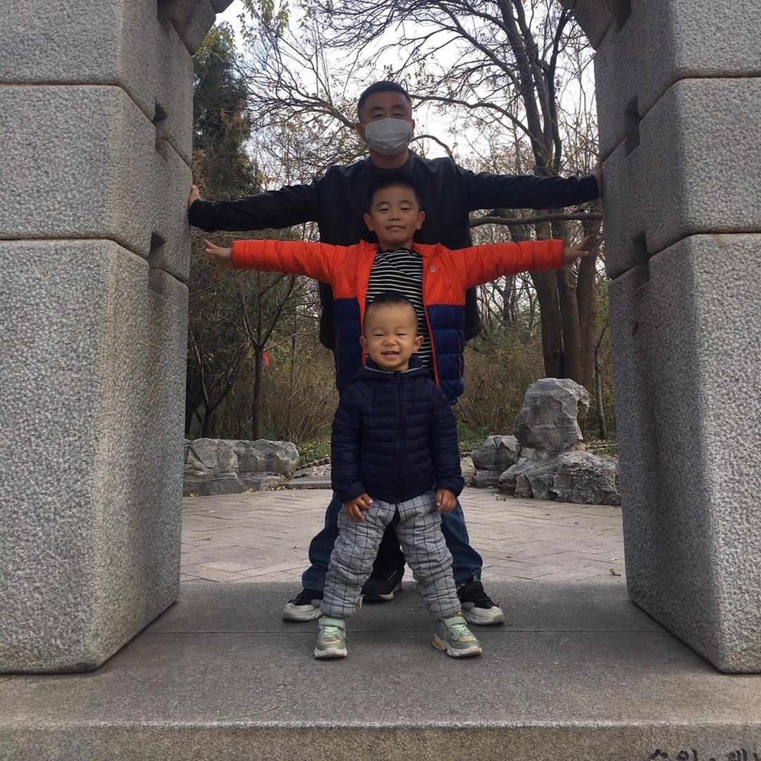 天空翱翔（左下角有橱窗）