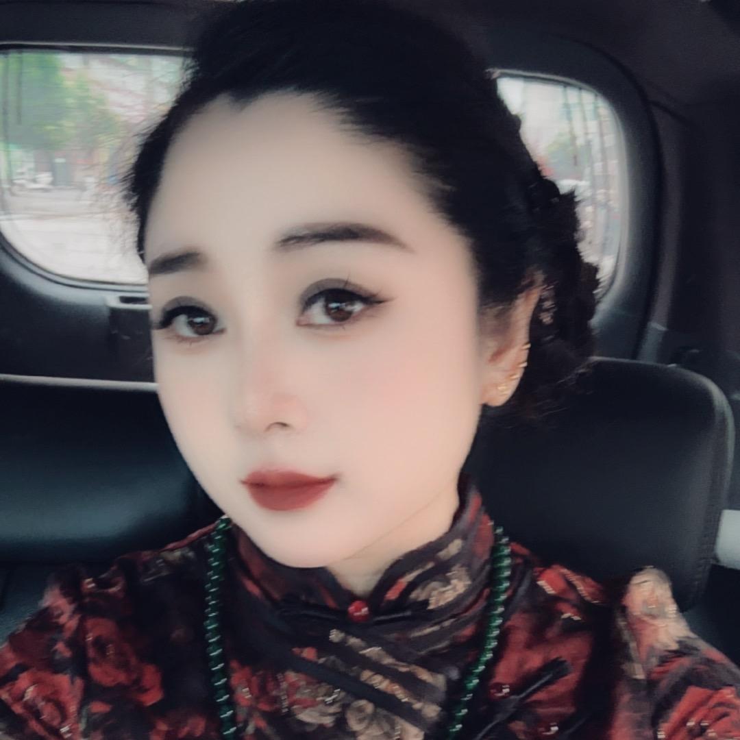 琼